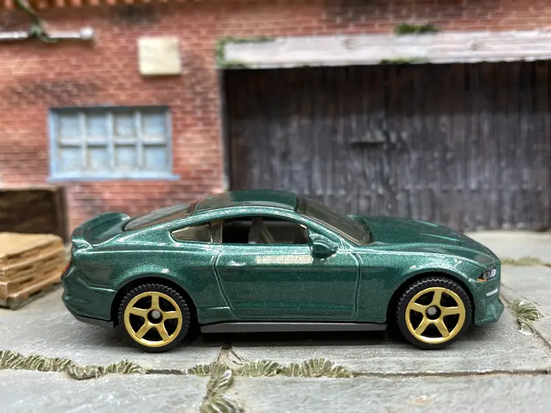 Loose Matchbox - 2019 Ford Mustang Coupe - Green 1