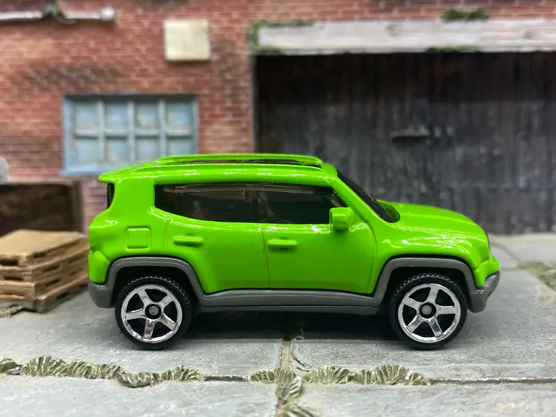 Loose Matchbox - 2019 Jeep Renegade 4X4 - Bright Green 1