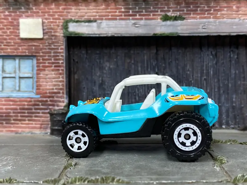 Loose Matchbox - Baja Bandit Dune Buggy - Light Blue And White 1