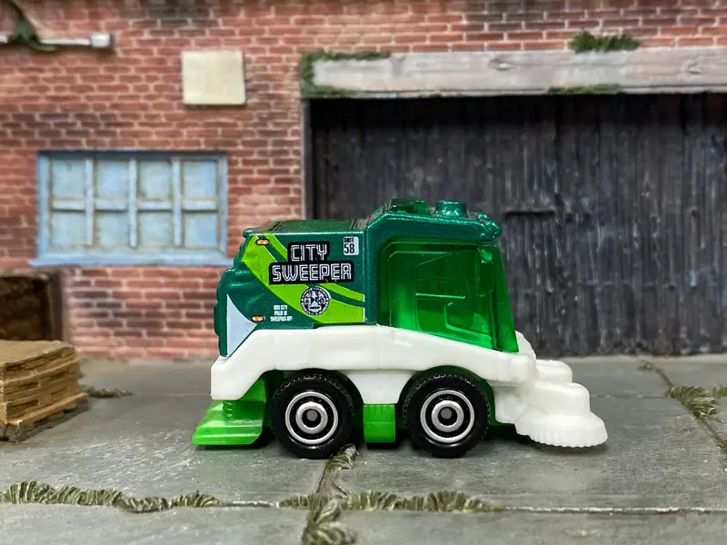 Loose Matchbox - City Sweeper - Green And White 1