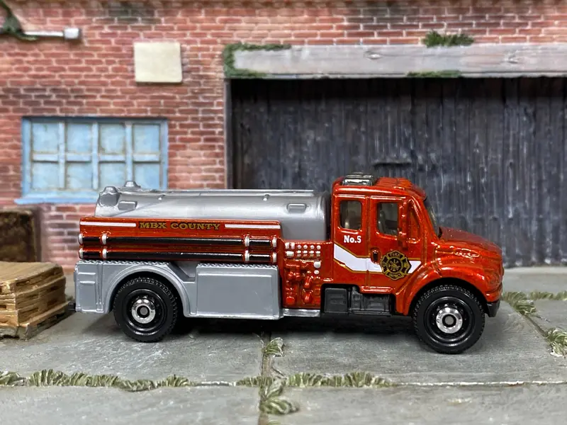 Loose Matchbox - Freightliner Business Class - Brown 1