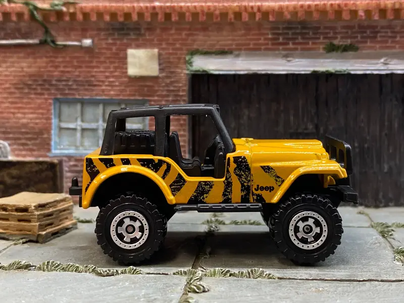 Loose Matchbox - Jeep 4X4 - Orange And Black Tiger Stiped 1