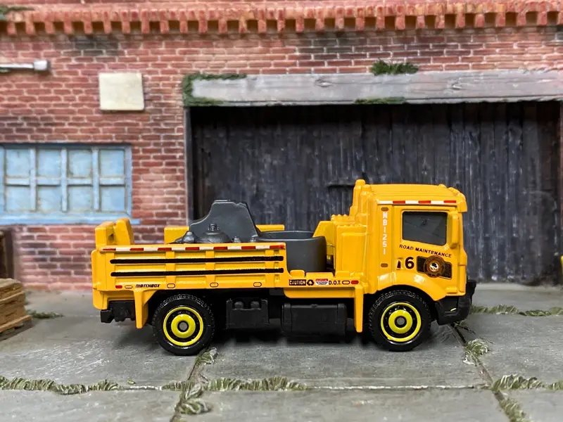 Loose Matchbox - Road Stripe King Contruction - Orange 1