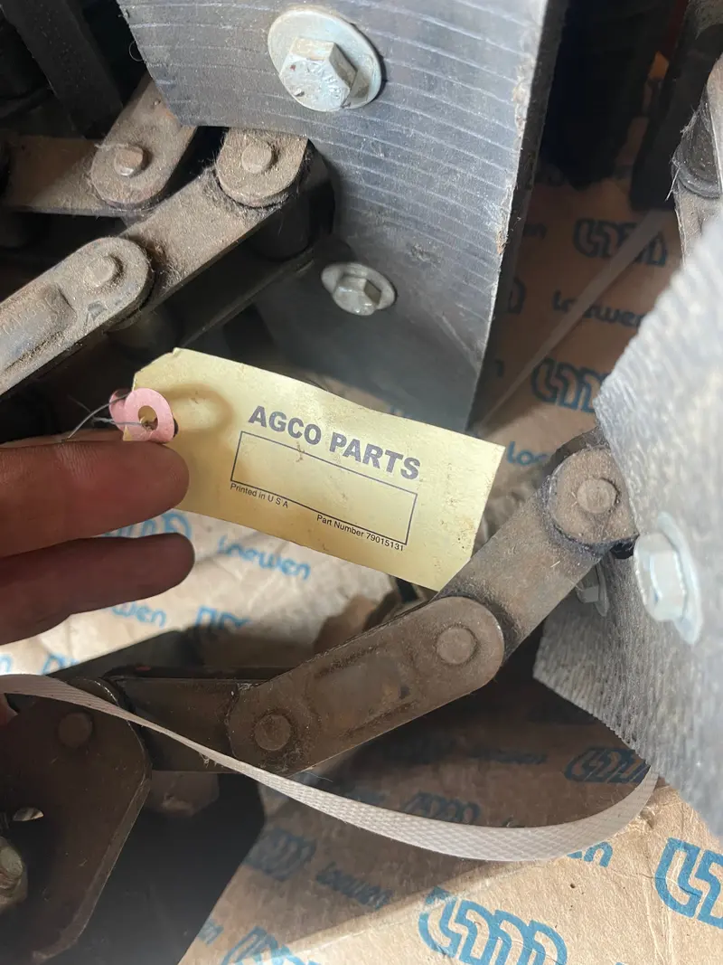 Massey Ferguson 8560-8780 Clean Grain Elevator Chain, Agco Part# 2605873W91 1