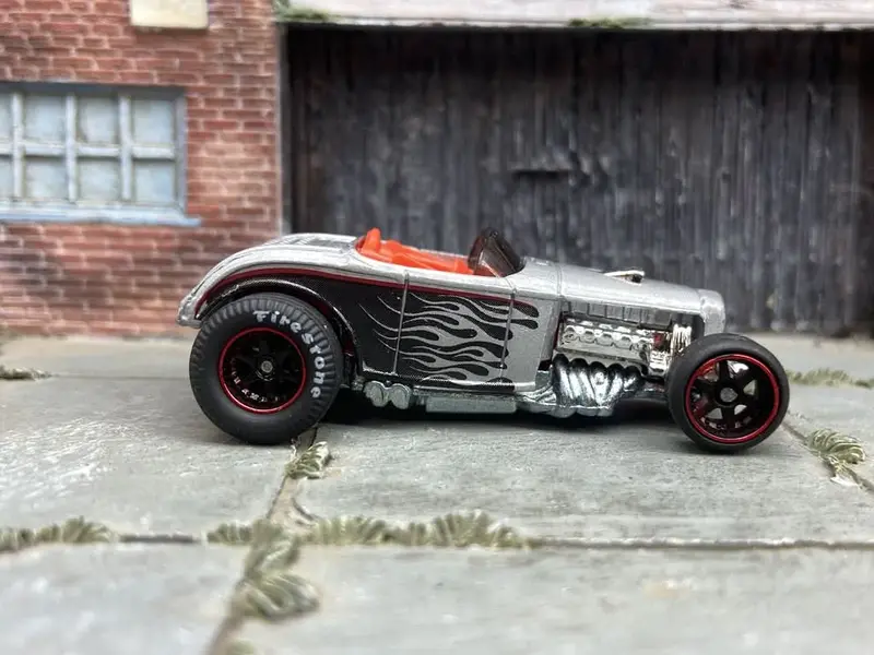 Muncle Mikes Rubber Tire Hot Wheels Subscription Box — Monthly Custom Diecast Club 1