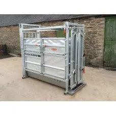 Ritchie "Improved Access" Continental Cattle Handling Chute - 300G 1