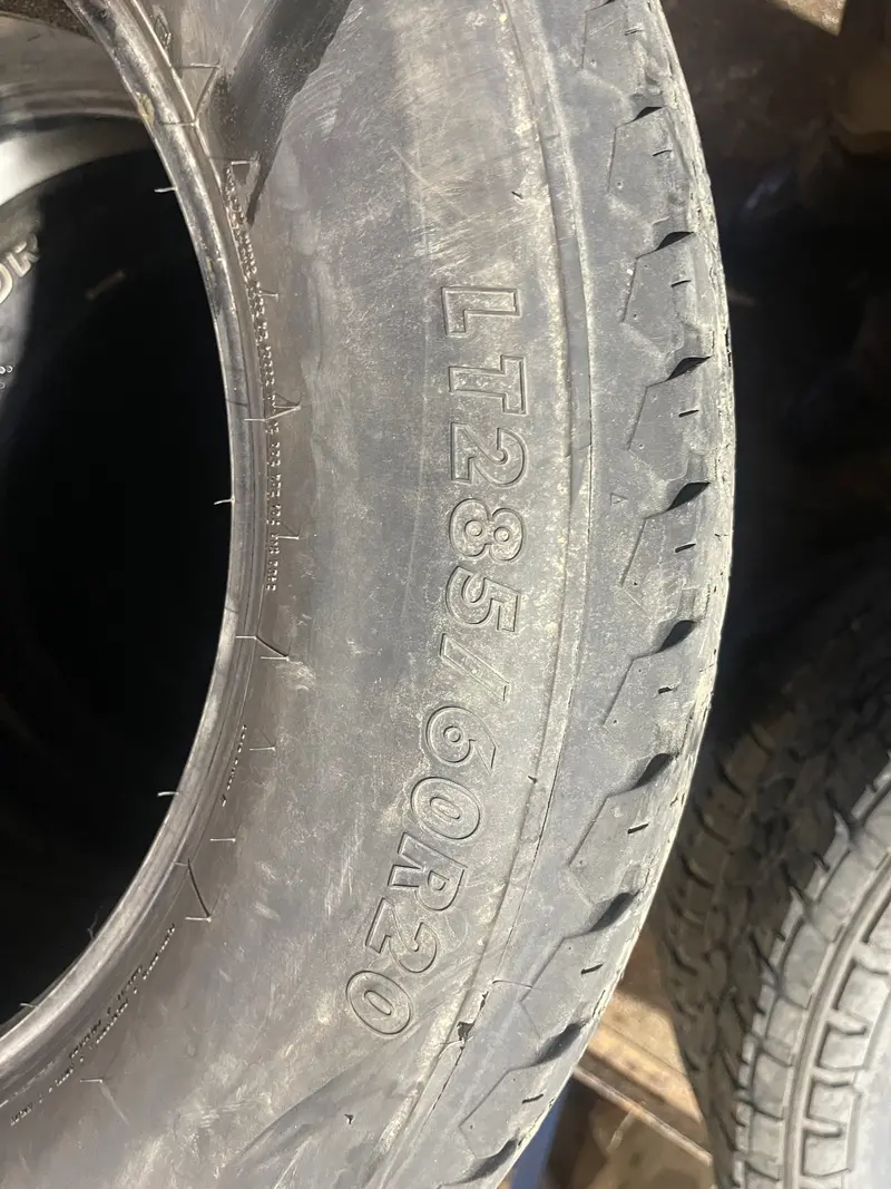 Used Firestone 285/60R20 1