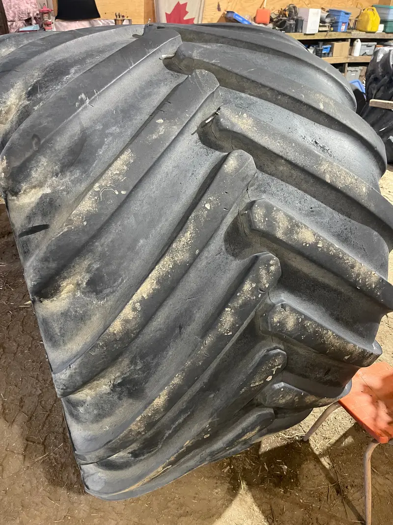 Used Floater Tires, 66X43.00-25Nhs 1