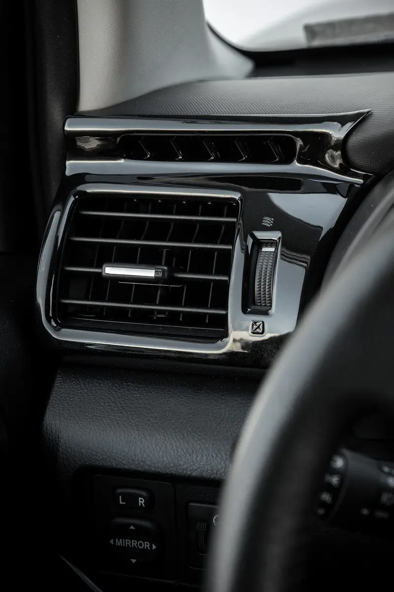 Vent Overlays For 4Runner (2010-2024) 1